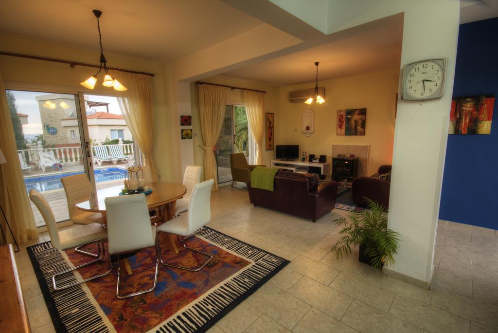 Villa Athina Pafos Oda fotoğraf