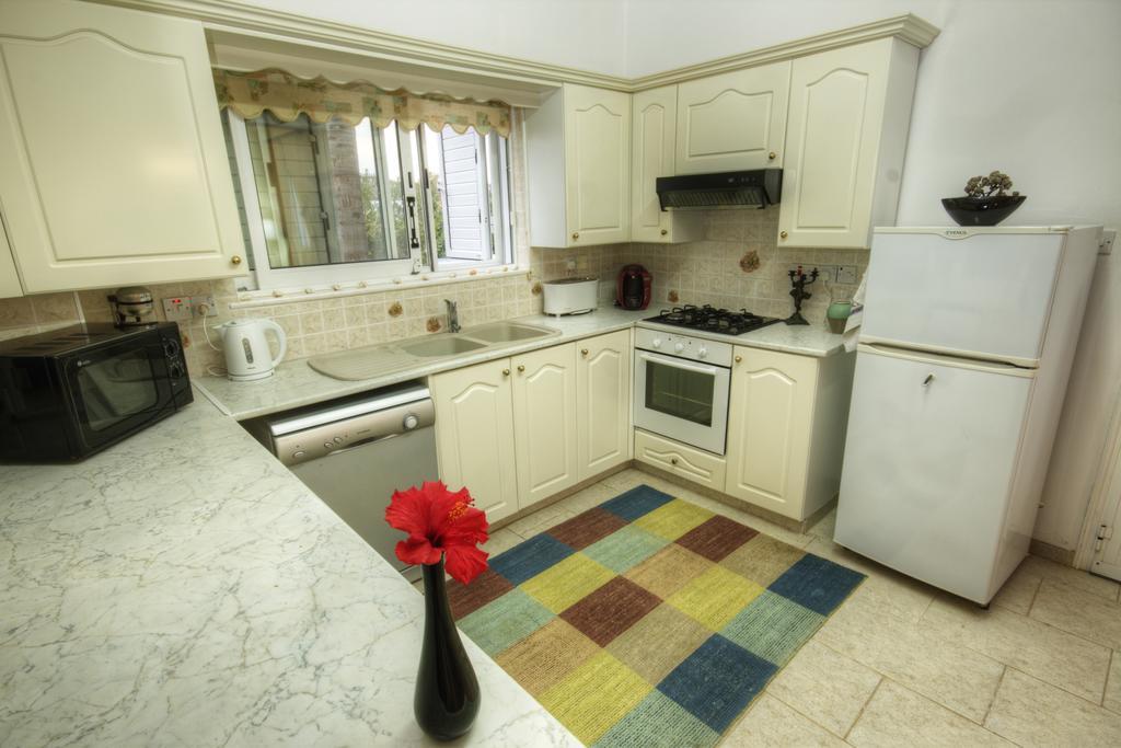 Villa Athina Pafos Oda fotoğraf